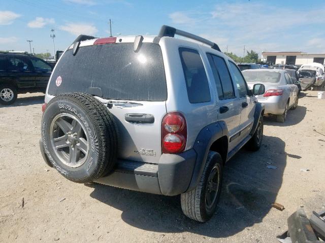 1J4GL38K96W293300 - 2006 JEEP LIBERTY RE SILVER photo 4