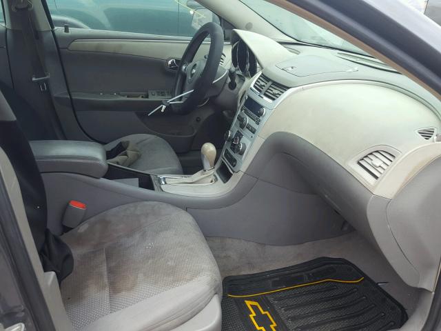 1G1ZH57B58F199956 - 2008 CHEVROLET MALIBU 1LT ნაცრისფერი ფოტო 5