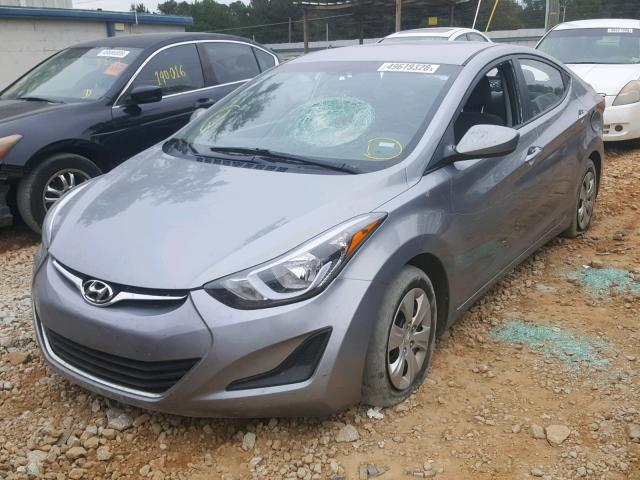 5NPDH4AE8GH672610 - 2016 HYUNDAI ELANTRA SE SILVER photo 2