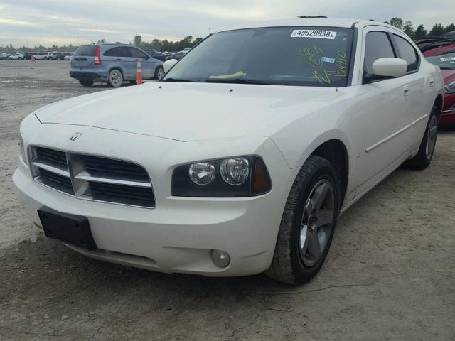 2B3CA3CV4AH218539 - 2010 DODGE CHARGER SX WHITE photo 2