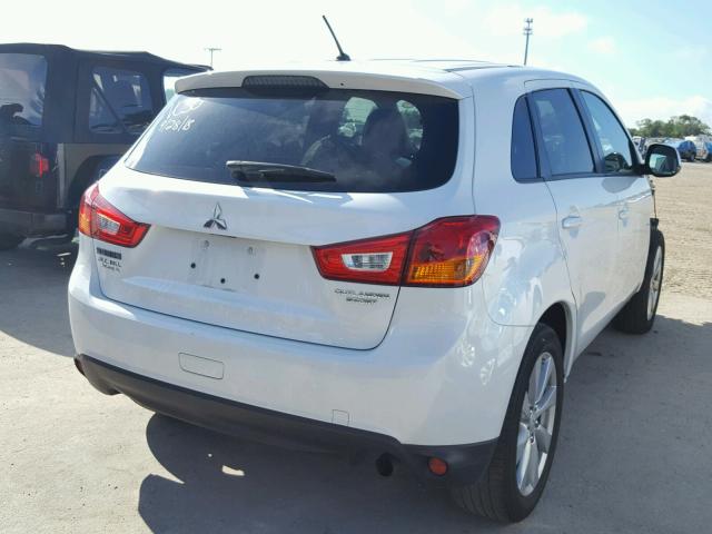 4A4AP3AU2DE022456 - 2013 MITSUBISHI OUTLANDER WHITE photo 4