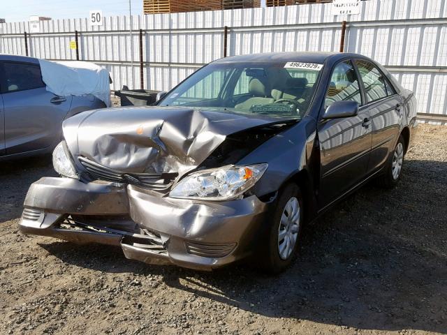 4T1BE32K56U698337 - 2006 TOYOTA CAMRY LE CHARCOAL photo 2