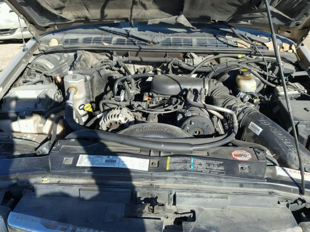 1GTDT19W428229467 - 2002 GMC SONOMA TAN photo 7