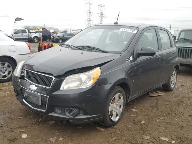 KL1TD66E09B624932 - 2009 CHEVROLET AVEO LS BLACK photo 2
