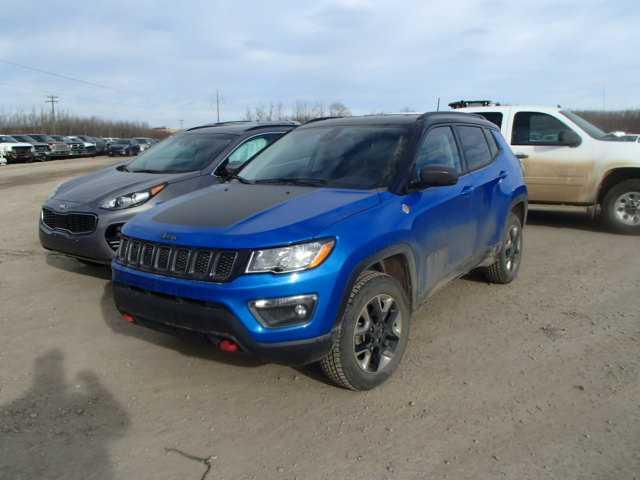 3C4NJDDB5JT371746 - 2018 JEEP COMPASS TR BLUE photo 2