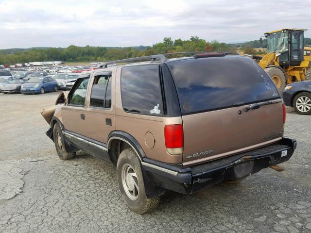 1GNDT13W1V2205957 - 1997 CHEVROLET BLAZER GOLD photo 3