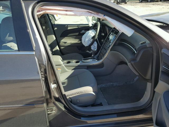 1G11B5SA8DF220418 - 2013 CHEVROLET MALIBU LS ნაცრისფერი ფოტო 5