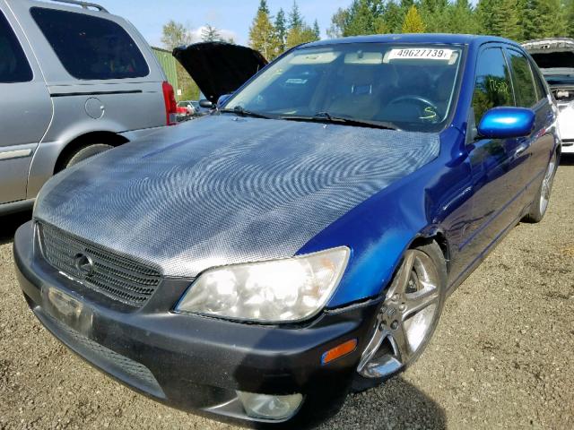 JTHBD182410029199 - 2001 LEXUS IS 300 BLUE photo 2