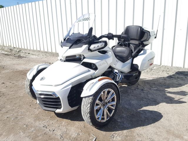 2BXREDD22HV000988 - 2017 CAN-AM SPYDER ROA WHITE photo 2