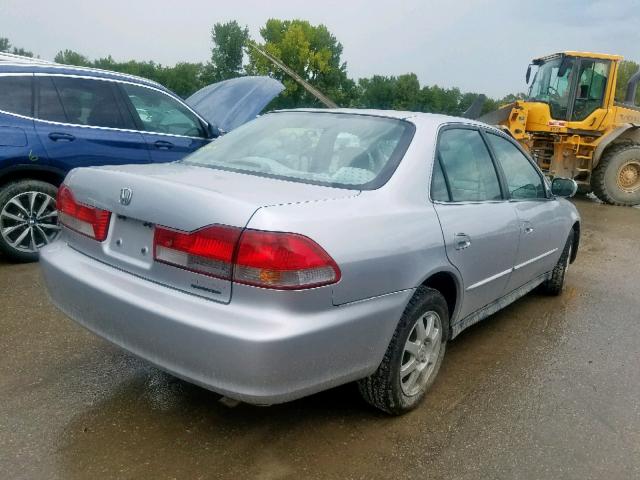 1HGCG56702A022914 - 2002 HONDA ACCORD SE SILVER photo 4