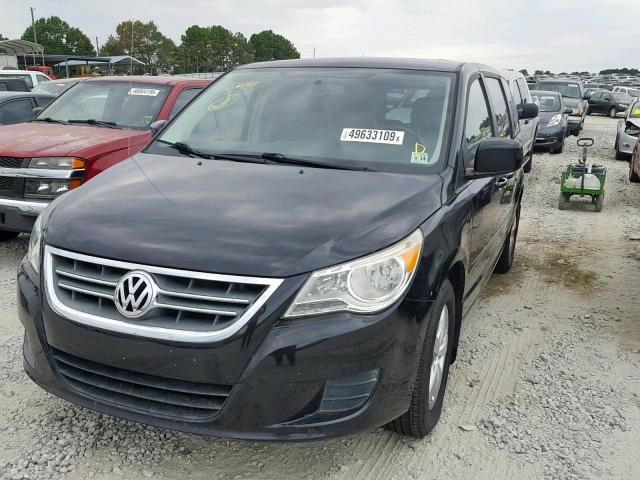 2V4RW3D18AR274196 - 2010 VOLKSWAGEN ROUTAN SE BLACK photo 2