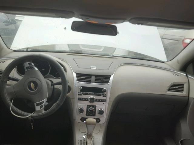 1G1ZC5EB1AF212970 - 2010 CHEVROLET MALIBU 1LT SILVER photo 9