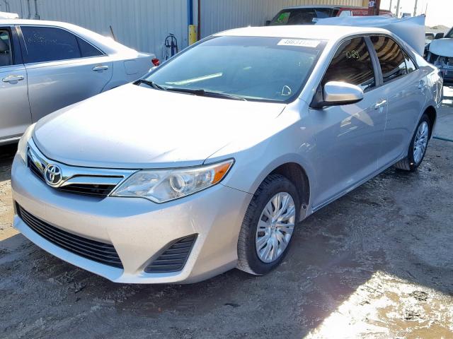 4T1BF1FK6CU635948 - 2012 TOYOTA CAMRY BASE SILVER photo 2