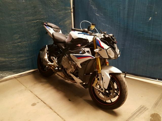 WB10D6200HZ761992 - 2017 BMW S 1000 R WHITE photo 1