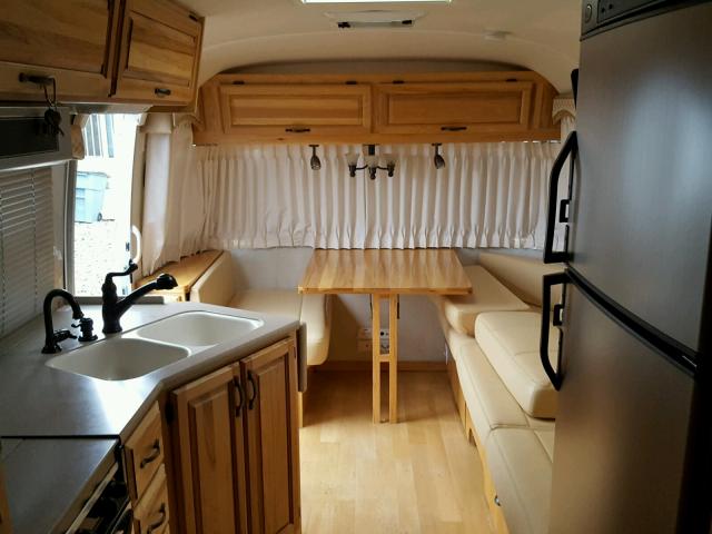 1STTBYP218J522933 - 2008 AIRS TRAVELTRAI 银色 照片 6