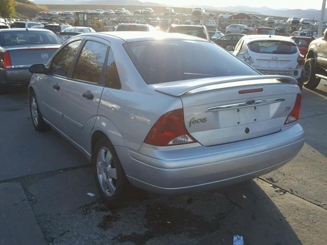 1FAFP38392W224959 - 2002 FORD FOCUS ZTS SILVER photo 3
