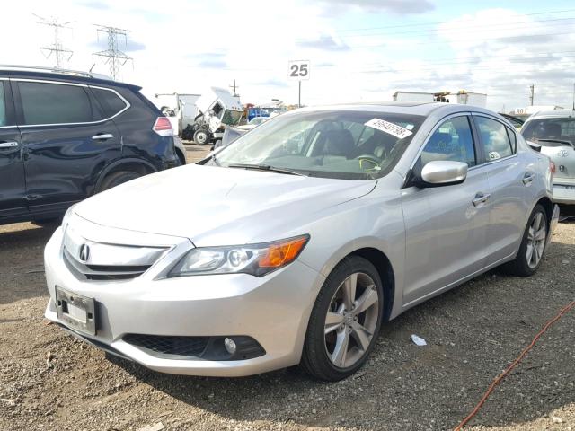 19VDE1F70DE019201 - 2013 ACURA ILX 20 TEC SILVER photo 2