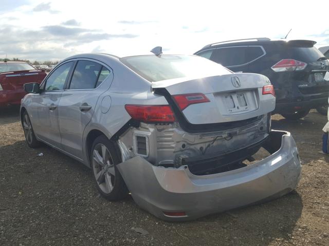 19VDE1F70DE019201 - 2013 ACURA ILX 20 TEC SILVER photo 3