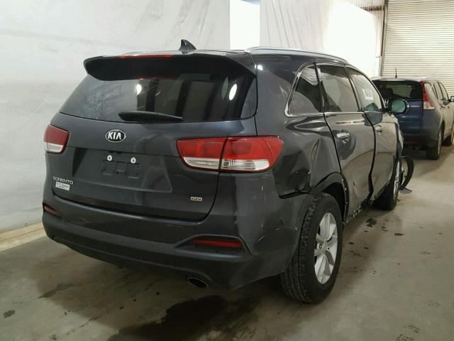 5XYPGDA32JG409333 - 2018 KIA SORENTO LX GRAY photo 4