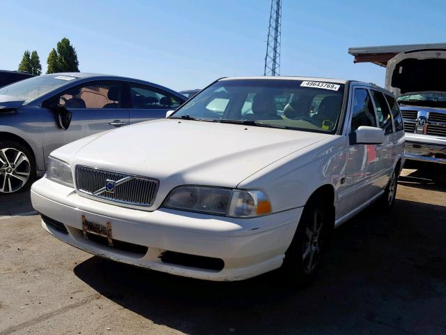 YV1LW56D3Y2669313 - 2000 VOLVO V70 GLT WHITE photo 2