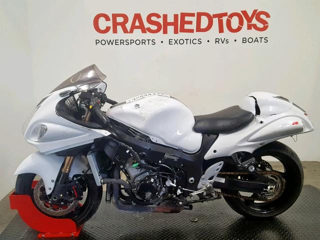 JS1GX72B7H2100849 - 2017 SUZUKI GSX1300 RA WHITE photo 3