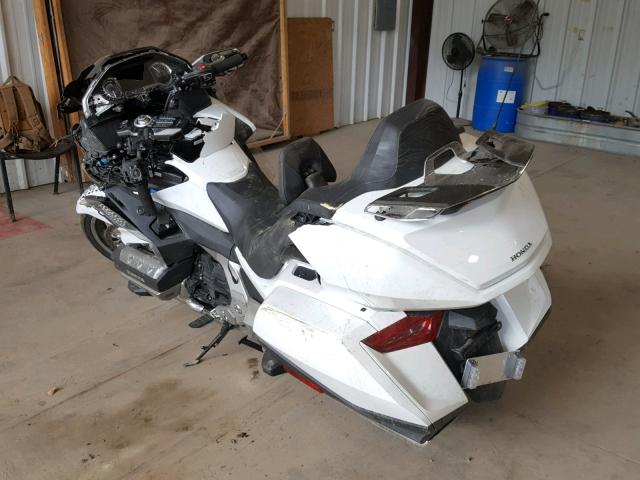 JH2SC7985JK000011 - 2018 HONDA GL1800 D WHITE photo 3