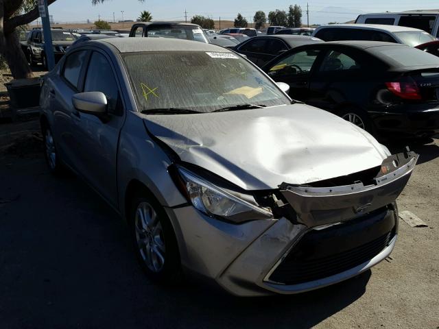 3MYDLBZV1GY107336 - 2016 TOYOTA SCION IA GRAY photo 1