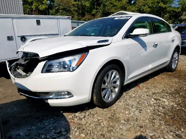 1G4GB5G36GF173319 - 2016 BUICK LACROSSE WHITE photo 2