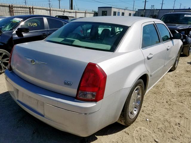 2C3JA53G65H691453 - 2005 CHRYSLER 300 TOURIN SILVER photo 4