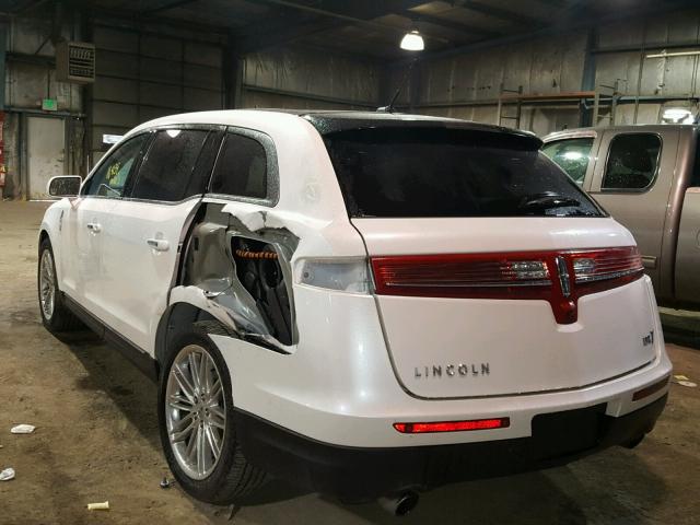 2LMHJ5ATXHBL01133 - 2017 LINCOLN MKT WHITE photo 3