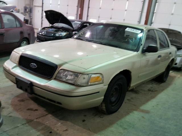 2FAFP71W1YX185888 - 2000 FORD CROWN VICT BEIGE photo 2