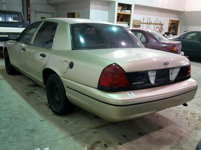 2FAFP71W1YX185888 - 2000 FORD CROWN VICT BEIGE photo 3