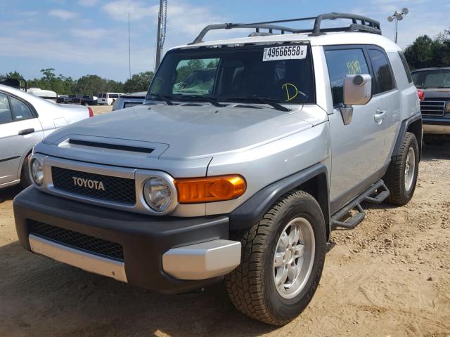 JTEZU11F370010824 - 2007 TOYOTA FJ CRUISER SILVER photo 2