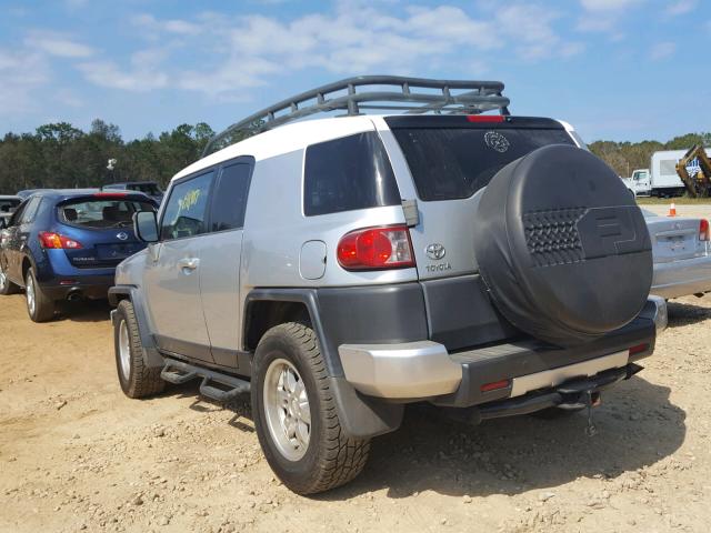 JTEZU11F370010824 - 2007 TOYOTA FJ CRUISER SILVER photo 3