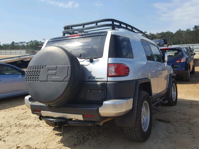 JTEZU11F370010824 - 2007 TOYOTA FJ CRUISER SILVER photo 4