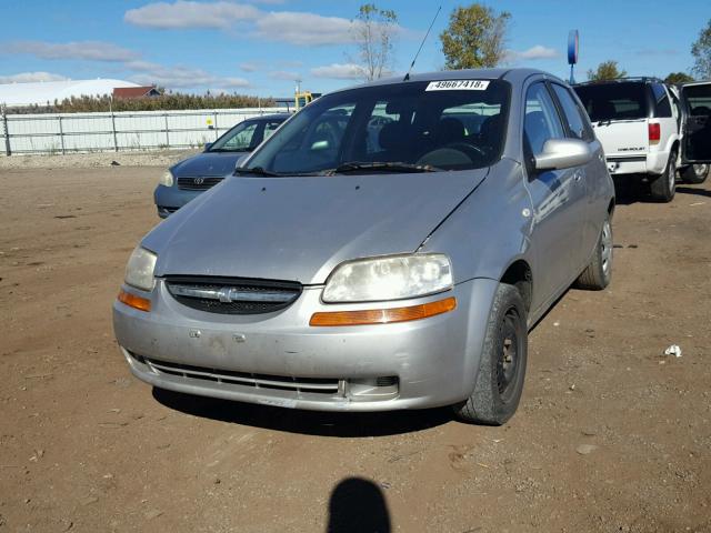 KL1TD66626B681377 - 2006 CHEVROLET AVEO BASE Gümüş foto 2