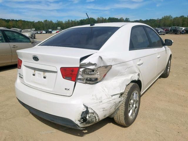 KNAFU4A21A5827559 - 2010 KIA FORTE EX WHITE photo 4