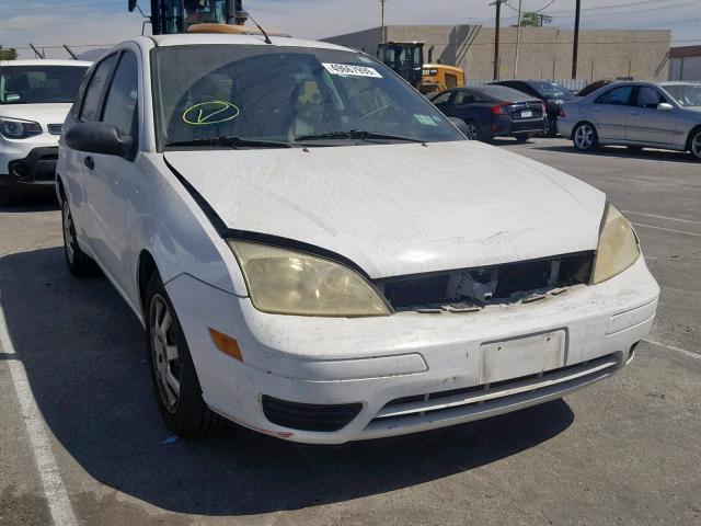 3FAFP37N25R128245 - 2005 FORD FOCUS ZX5 WHITE photo 1