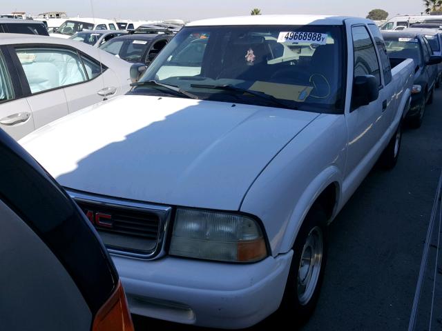 1GTCS19W728104154 - 2002 GMC SONOMA WHITE photo 2