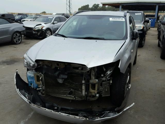 4A4AP5AU7DE023811 - 2013 MITSUBISHI OUTLANDER SILVER photo 2