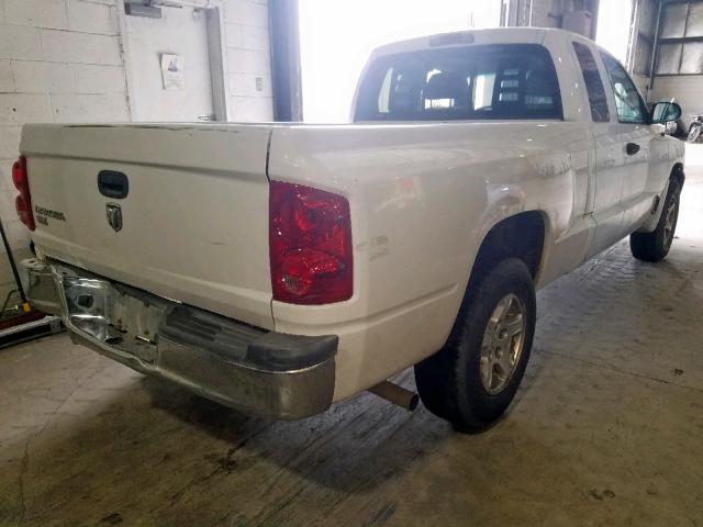 1D7HE42K45S186637 - 2005 DODGE DAKOTA SLT WHITE photo 4