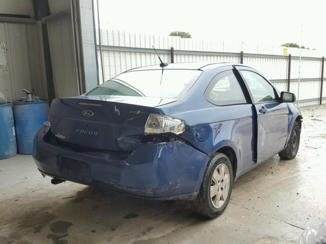 1FAHP32N18W179494 - 2008 FORD FOCUS S/SE BLUE photo 4