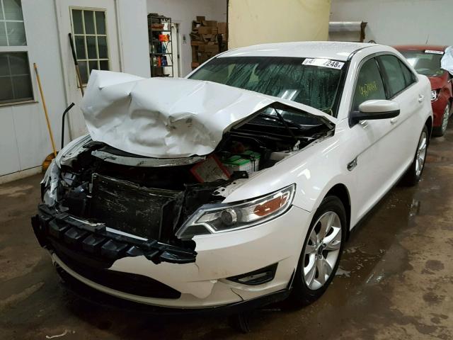 1FAHP2EW5AG104604 - 2010 FORD TAURUS SEL WHITE photo 2