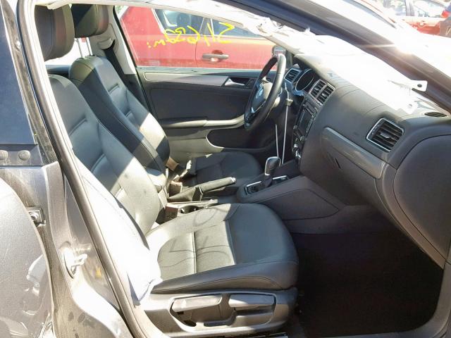 3VWLA7AJ2FM225131 - 2015 VOLKSWAGEN JETTA TDI GRAY photo 5