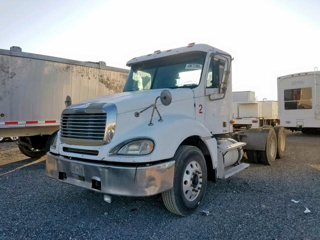 1FUJA6A842LK04948 - 2002 FREIGHTLINER CONVENTION WHITE photo 2