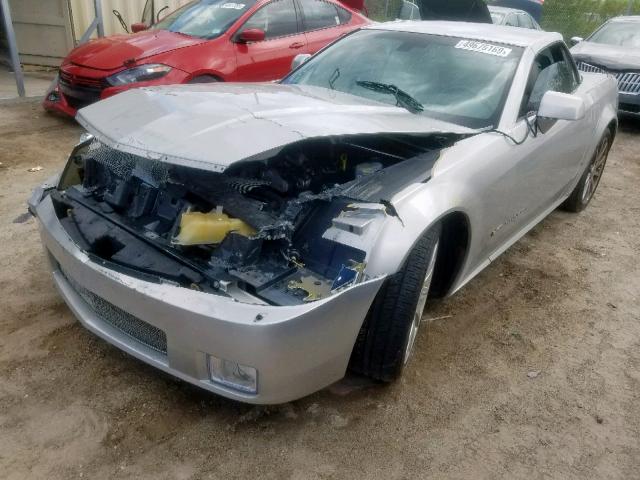 1G6YX36D565603812 - 2006 CADILLAC XLR-V SILVER photo 2