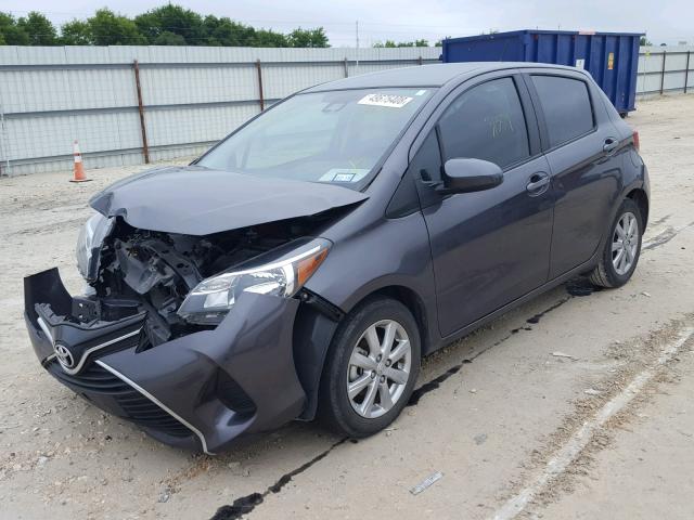 VNKKTUD37HA076582 - 2017 TOYOTA YARIS L GRAY photo 2