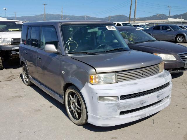 JTLKT324350203090 - 2005 TOYOTA SCION XB SILVER photo 1