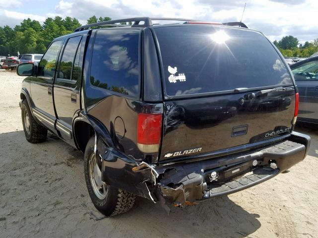 1GNDT13W512221489 - 2001 CHEVROLET BLAZER BLACK photo 3