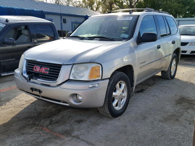 1GKDT13S462307927 - 2006 GMC ENVOY TAN photo 2